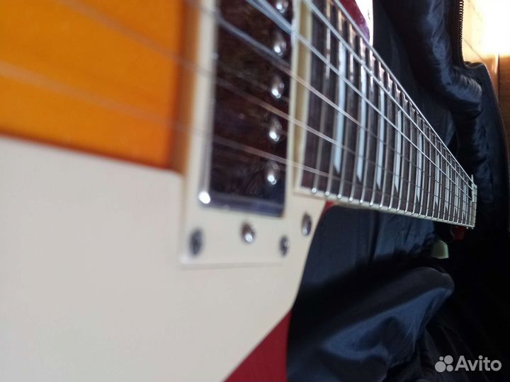 Электрогитара