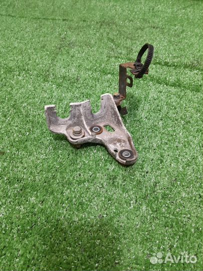 Кронштейн тросов МКПП киа сид 2 jd