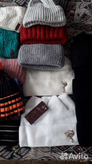 Шапки стильные,красивые,новые