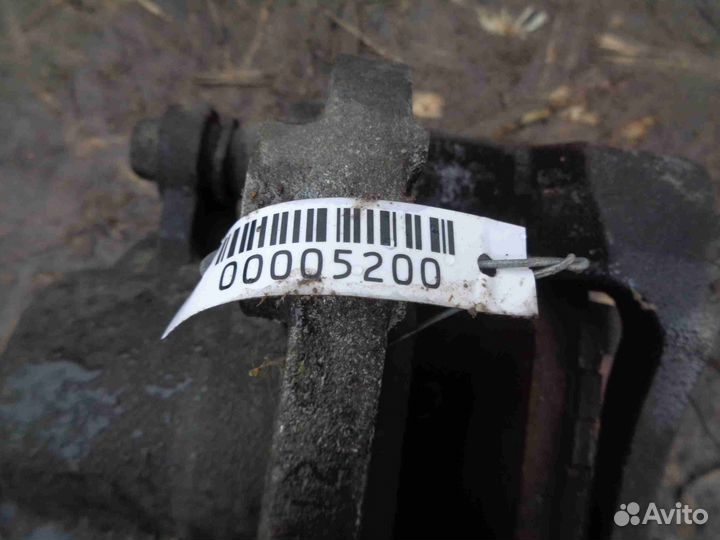 Суппорт перед L Nissan Titan 2 Single Cab