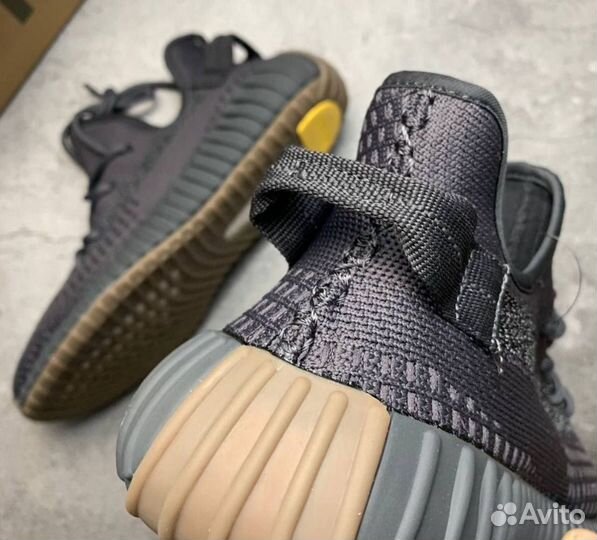 Кроссовки Adidas Yeezy Boost 350 V2 Cinder