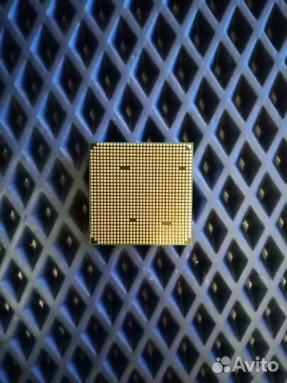 Процессор AMD Phenom II X4 975 AM3