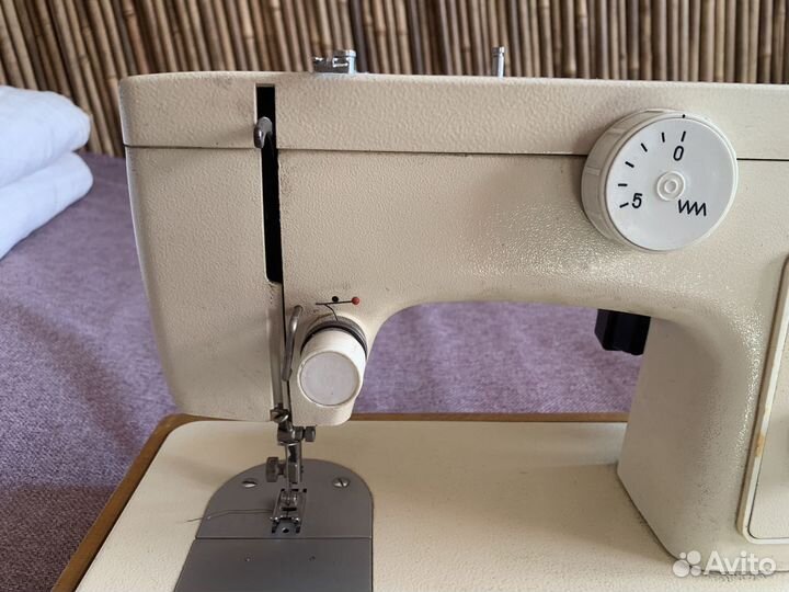 Швейная машинка Чайка 132м