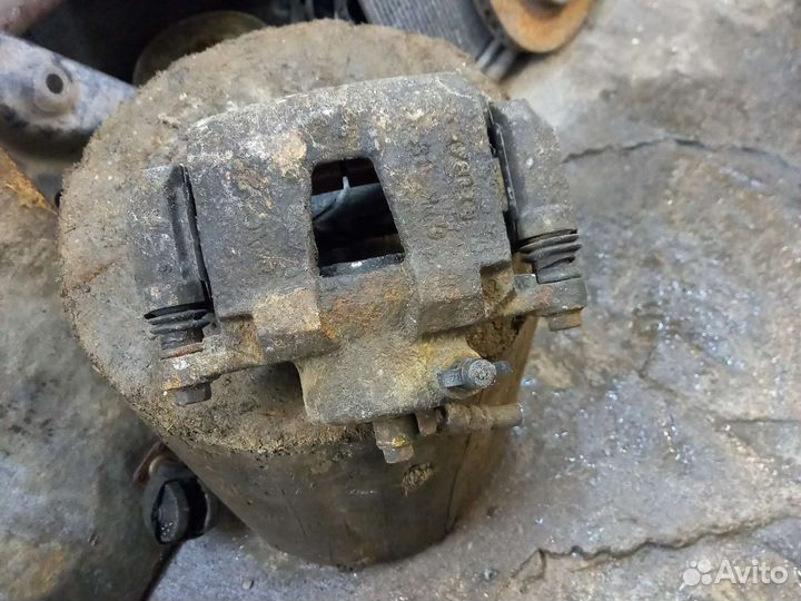 Chevrolet lacetti Суппорт передний правый