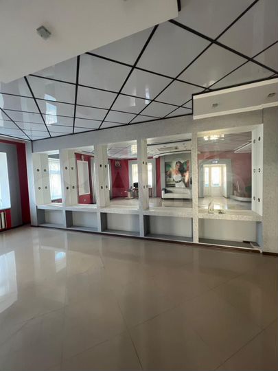 Торговая площадь, 65 м²