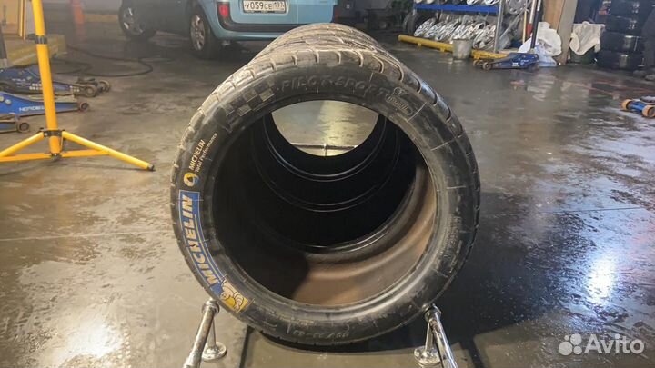Michelin Pilot Sport R18