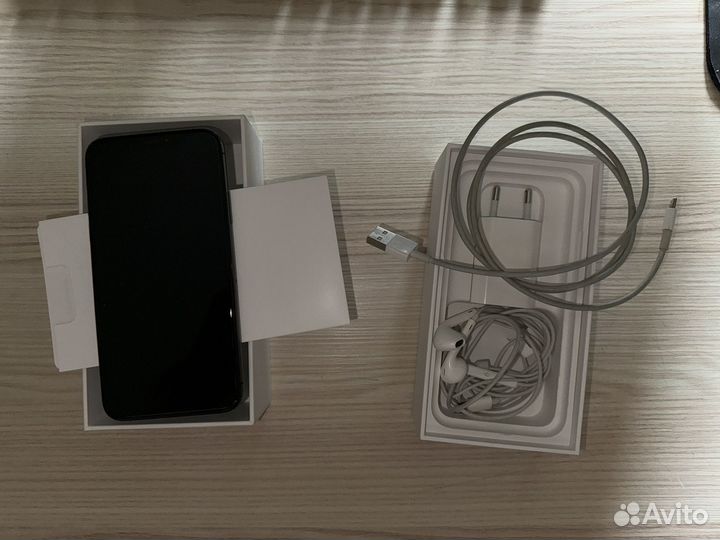 iPhone Xs, 256 ГБ