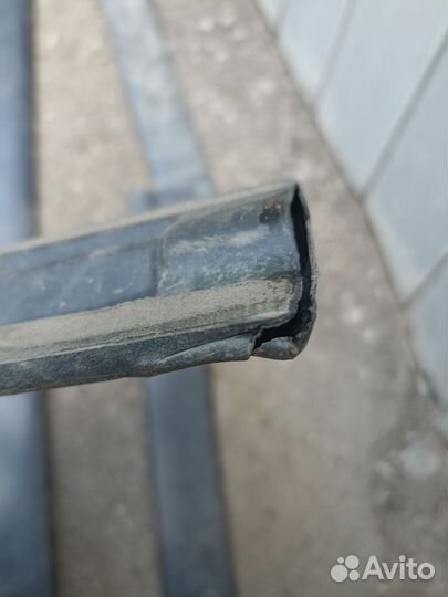 Молдинг дверей на suzuki escudo 88-95 г