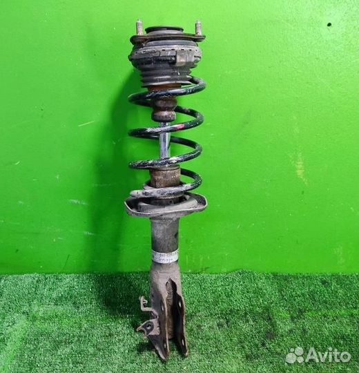 Стойка амортизатора передняя правая Honda Civic 4