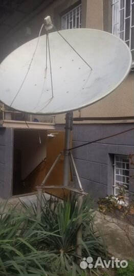 Спутниковая тарелка 1.5 м