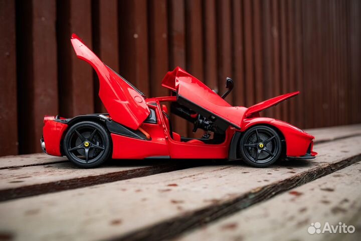 Ferrari LaFerrari 1:18 Коллекционная модель