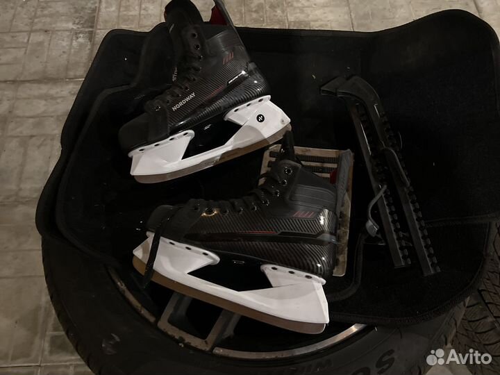 Коньки хоккейные