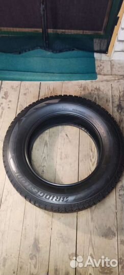 Bridgestone Blizzak Spike-02 SUV 225/65 R17 106T