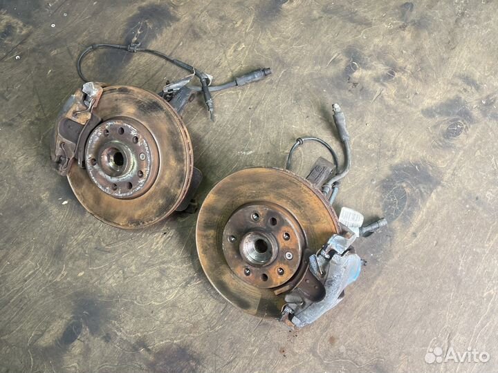 Поворотный кулак в сборе на Opel Astra G, Zafira A