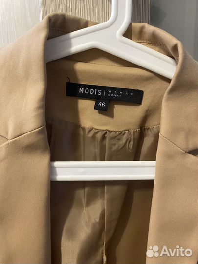 Пиджак женский бежевый