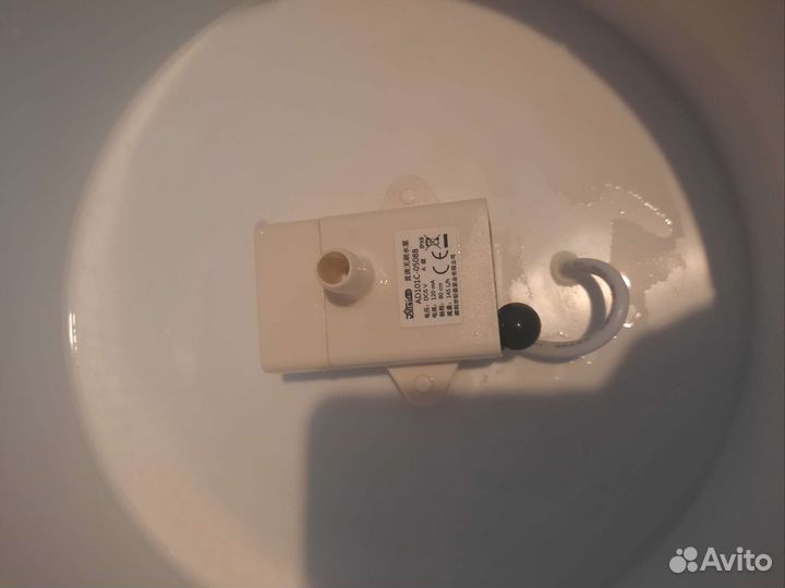 Фонтан поилка для кошек