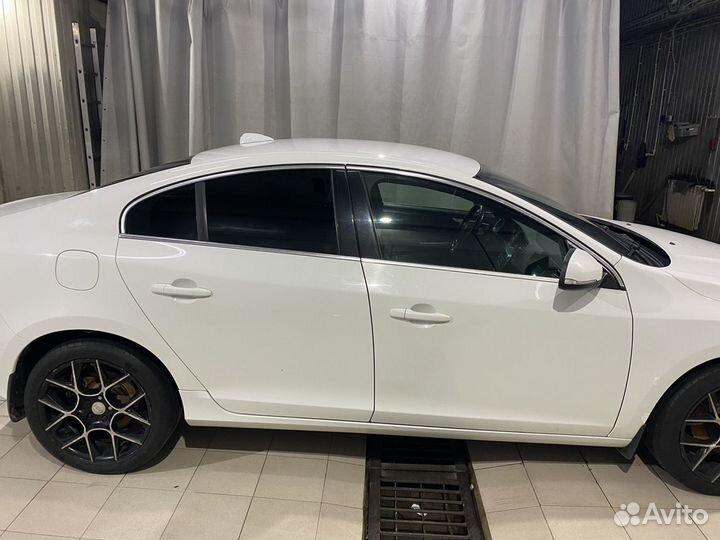 Volvo S60 1.6 AT, 2011, 229 181 км