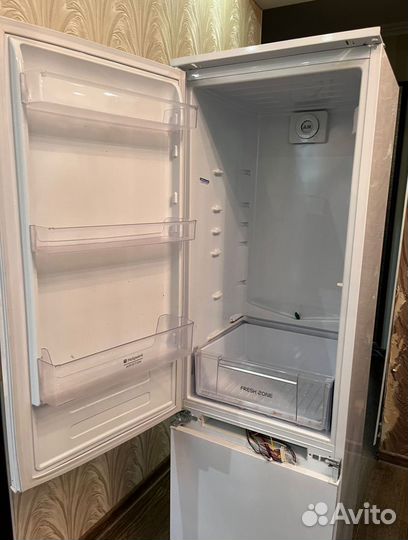 Встраиваемый холодильник