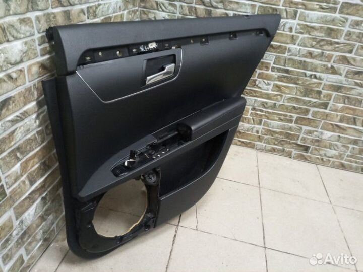 Обшивка боковой двери задняя правая Mercedes-Benz