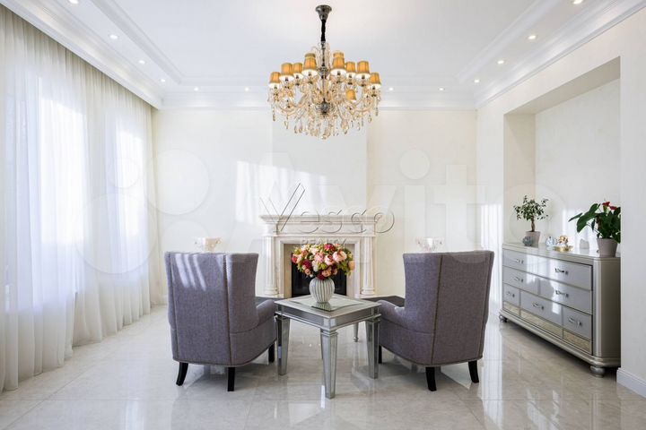 Дом 590 м² на участке 12 сот.