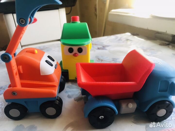 Грузовичок лева грузик капу игрушки машинки