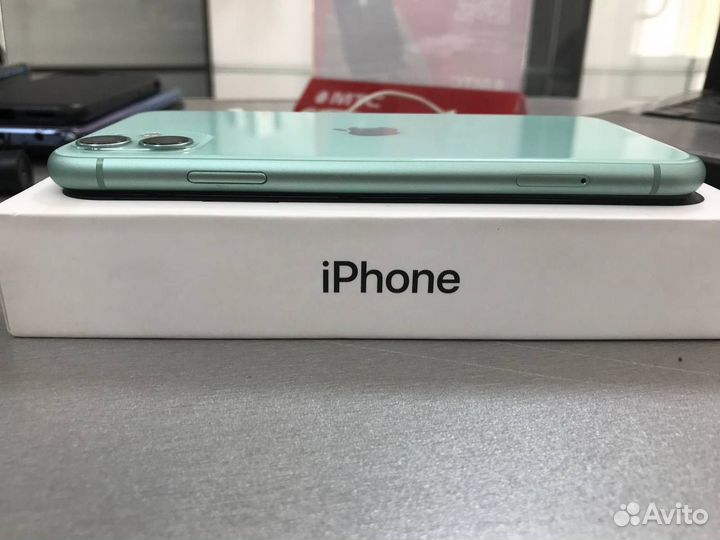 iPhone 11, 64 ГБ