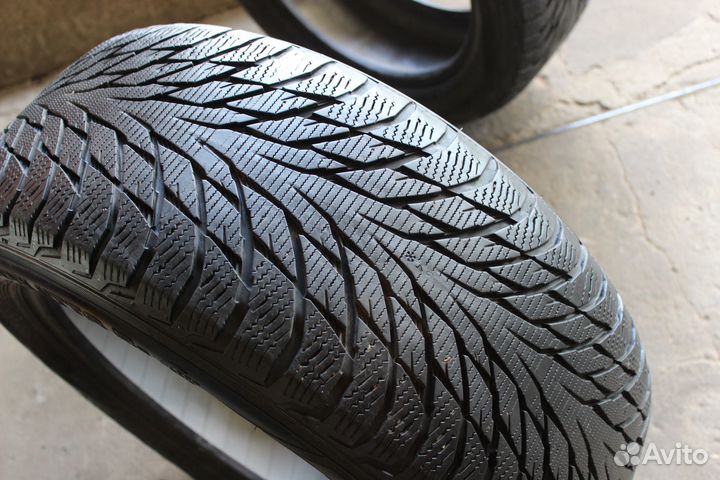 Nokian Tyres Hakkapeliitta R2 245/50 R18 100R