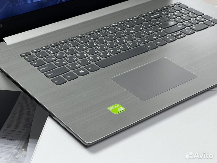 Ноутбук Lenovo. i5-8 / 8GB / MX150 / Экран 17.3