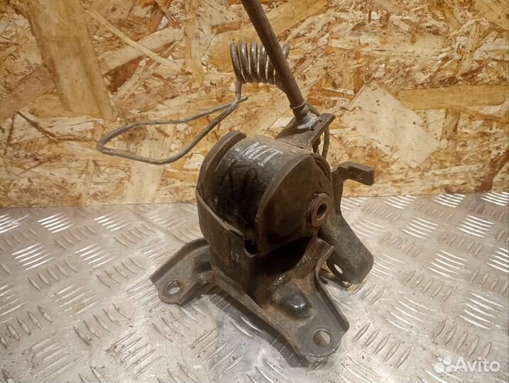 Опора кпп левая Kia Sportage II 2.0