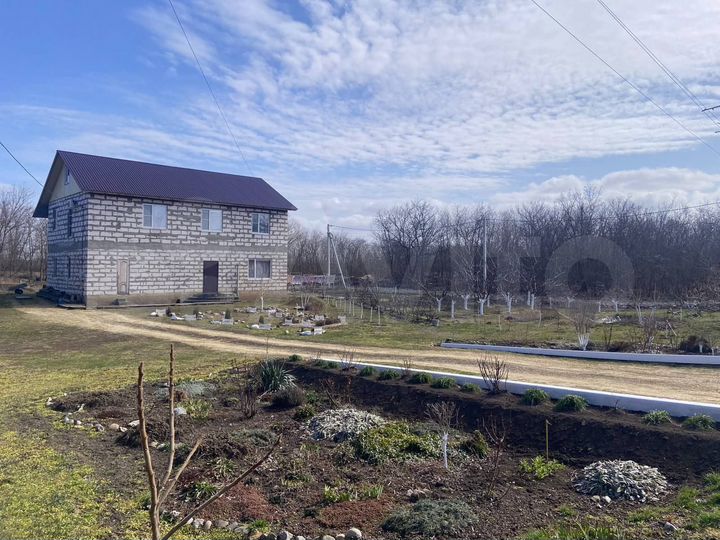 Дом 206 м² на участке 13 сот.