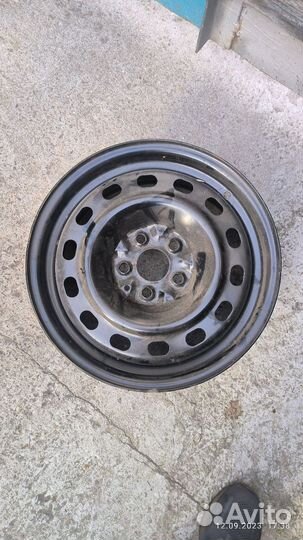 Диск KFZ 8995 черный 15 6.0j 5x100 ET36.5 DIA57.1