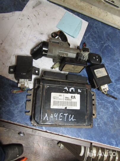 Блок управления двигателем Chevrolet Lacetti F16D3