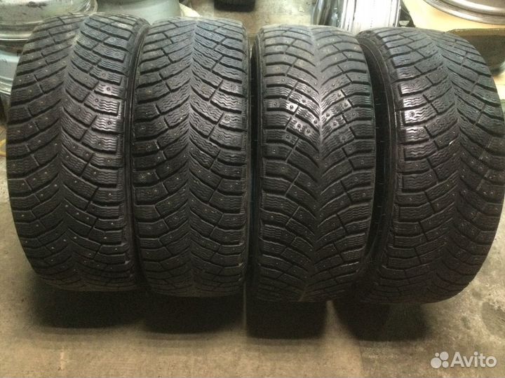 Michelin X-Ice North 4 205/55 R17