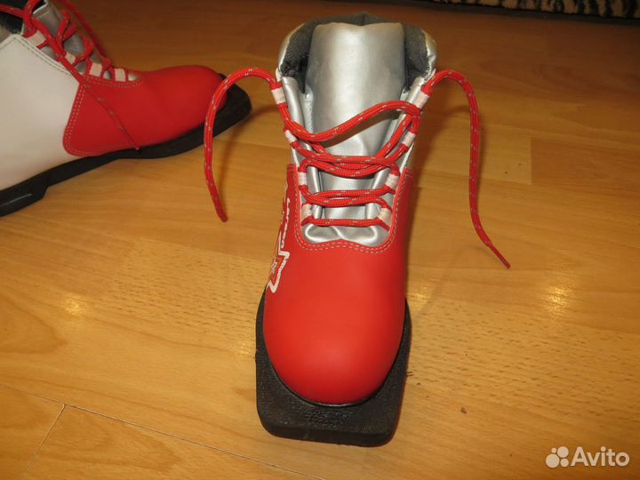 Лыжные ботинки 35 р-р