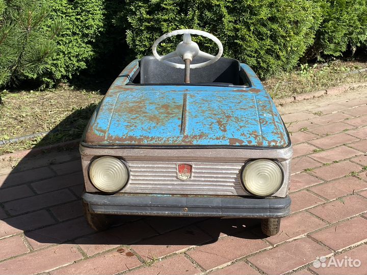 Машинка Москвич СССР педальная