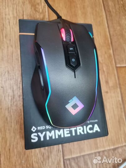 Red Square Symmetrica