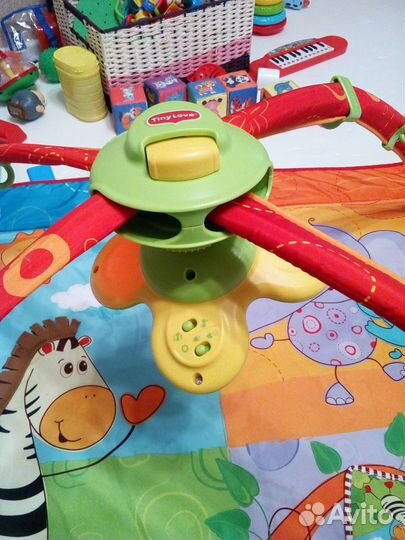 Развивающий коврик Tiny Love Разноцветное сафари