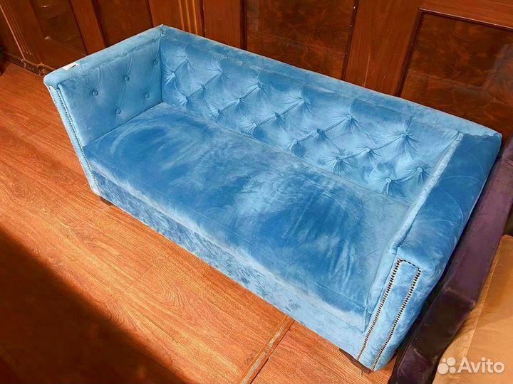 Диван двухместный из велюра