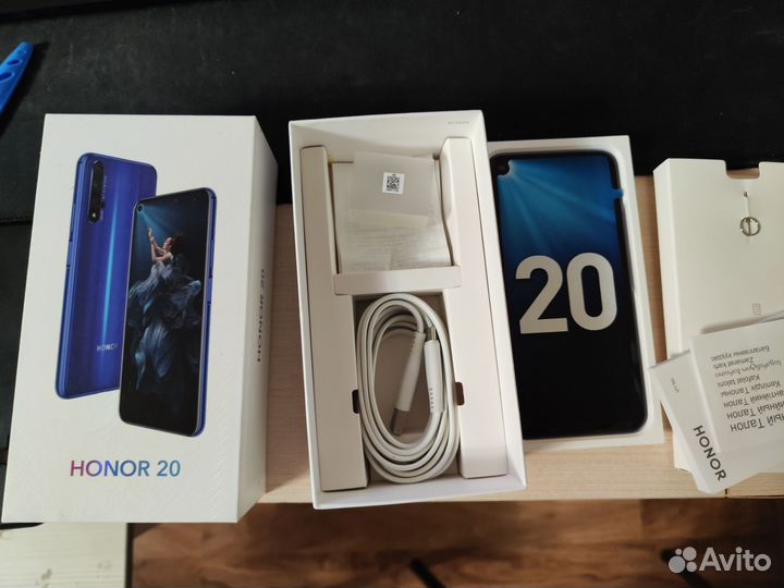 HONOR 20, 6/128 ГБ