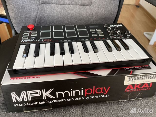 Akai PRO MPK Mini Play миди клавиатура синтезатор