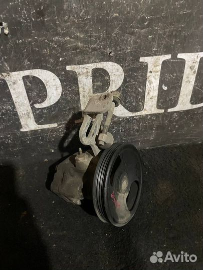 Насос гура Mazda Demio DW3W