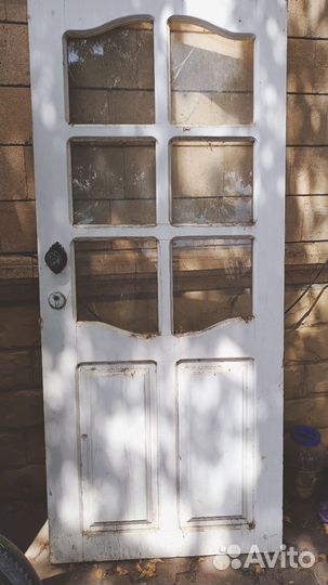 Железное окно, деревянные окна и двери, кухня