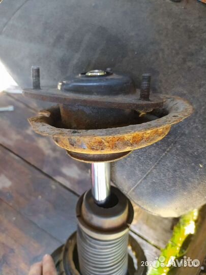 Задняя стойка