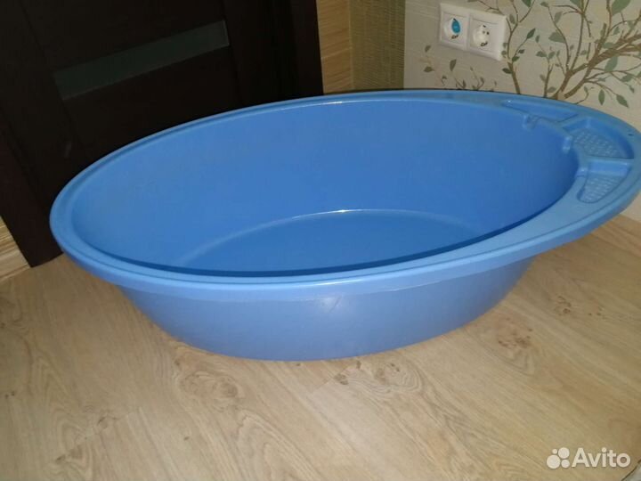 Детская ванночка для купания с подставкой