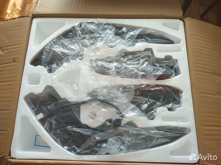 Задние фонари Toyota Camry V70