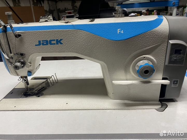 Швейная машинка Jack F4