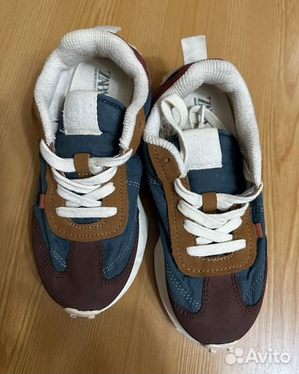 Кроссовки для девочки