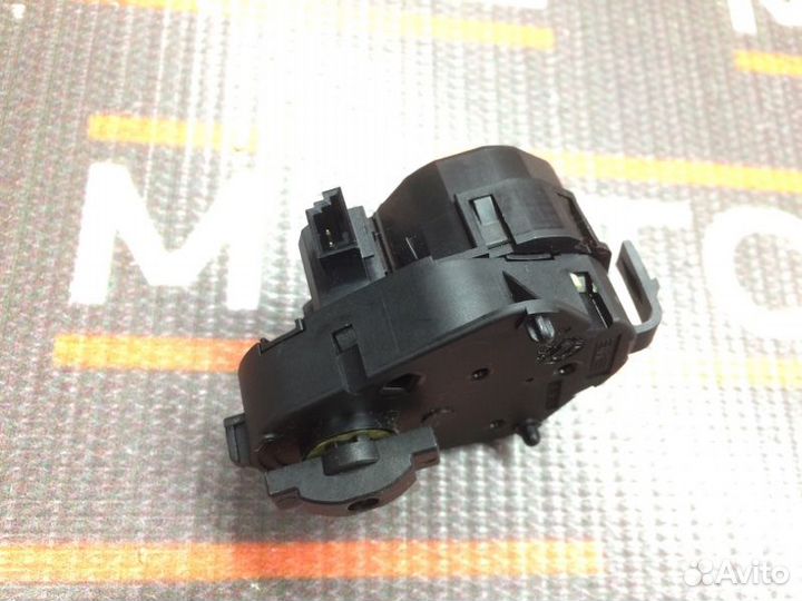 Привод заслонки отопителя левый Bmw 5-Series E60