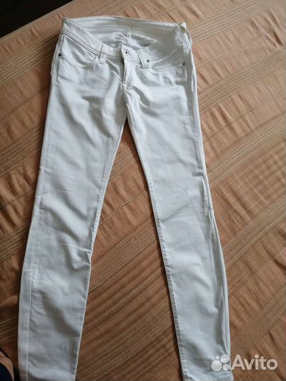 Джинсы белые