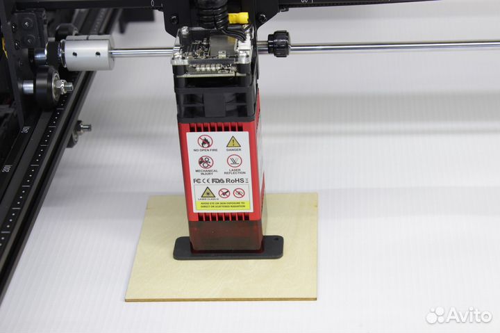 Лазерный гравировальный станок